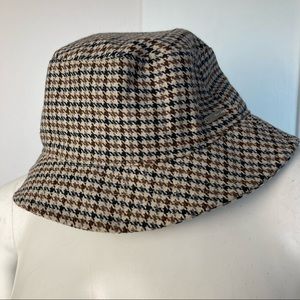 Steve Madden Houndstooth Bucket Hat - Black and Brown